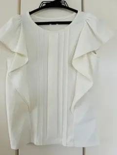 GU フリルノースリーブトップス　オフホワイト　Ｓ