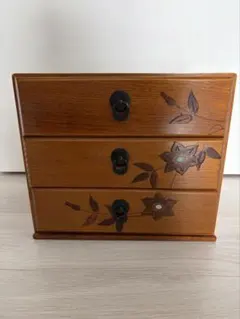 新品未使用　木の工芸品　くさ忠　木製 3段チェスト 引き出し　ミニタンス