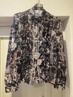 ヴィンテージ風　黒　鳥や花柄の長袖ブラウス　シアー　フリル　ハイネック　おしゃれ