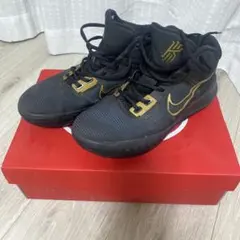 NIKE バスケシューズのサムネイル