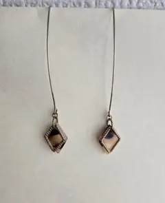 べっ甲風 ひし形 フックピアス