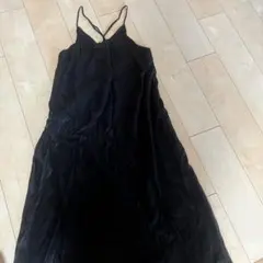 黒いキャミワンピース ロング丈　UNIQLO