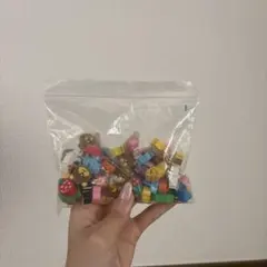 カラフルな動物キャラクター消しゴムセット