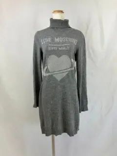 LOVE MOSCHINO タートルネック ニットワンピース グレー