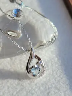 美品★K10 WG ヴァンドーム青山 ネックレス ペンダントアクアマリン