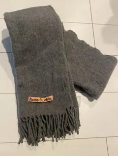 Acne Studios グレー マフラー フリンジ付き