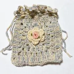 手編みの巾着袋！グラニースクエアのポーチ！コットン糸！お花のモチーフ