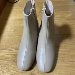 ルタロン　ベージュ ジッパー付きショートブーツ 中ヒール