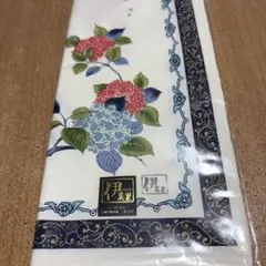 伊万里 萬里 紫陽花柄 ハンカチ　未使用品のサムネイル