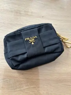 プラダ　リボンナイロンミニポーチ