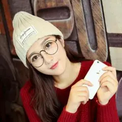 ★今季大人気　タグ付き　ニット帽★男女兼用★新品★ベージュ