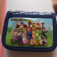 スーパーマリオ キッズ 財布 二つ折りです チャックがないです。。