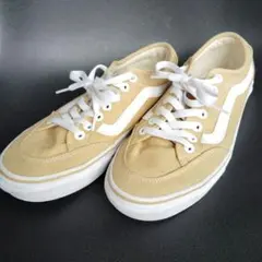 ベージュ スニーカー