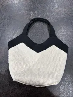 ZARA ホワイトとブラックのトートバッグ　　2way