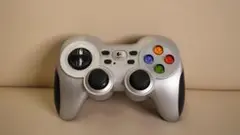Logicool ワイヤレスゲームパッド F710 ロジクール