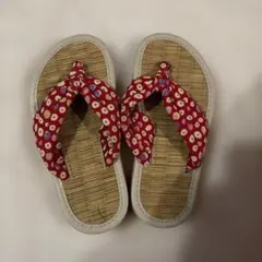 子供用　下駄　赤色の花柄紐