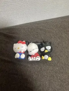 サンリオ　ガチャガチャ　キティ　ばつ丸　ポチャッコ