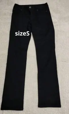 ブラックデニムパンツ