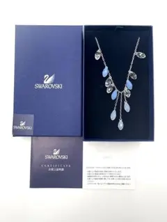 スワロフスキー　青色ビーズ付き　ドロップ型　 クリスタル　ネックレス　箱付き