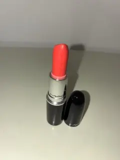 MAC ラスターガラス　リップスティック　カミーベア　（コーラルレッド）♪