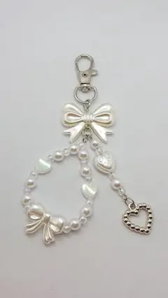 ビーズキーホルダー/ホワイトリボン&ハート  チャーム  韓国