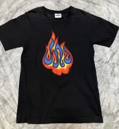 undefeated 炎のグラフィック ブラックTシャツ Sサイズ
