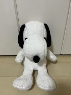 スヌーピー ぬいぐるみ 猫背　中型 赤い首輪付き