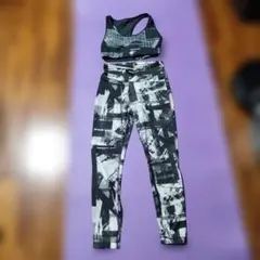 専用　Reebok リーボック　スポーツブラとレギンスセット ブラック/ホワイト