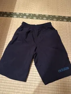 adidas ネイビー ハーフパンツ キッズ