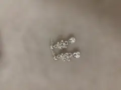 シルバークリスタルフラワードロップピアス