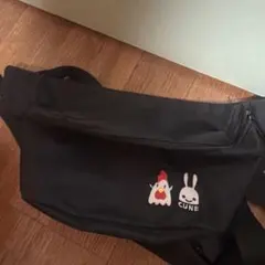 CUNE(R)×からあげクン BODY BAG