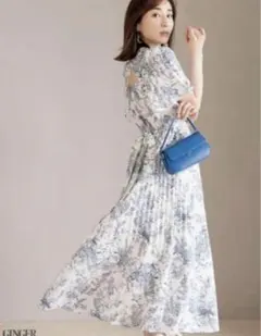 田中みな実【GRIL】プリーツフレアワンピース