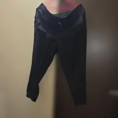 黒の軽量ジョガーパンツ　バナナリパブリック