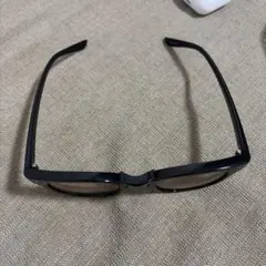 ウェリントン型 サングラス ブラックフレーム