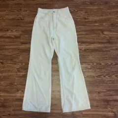 センスオブプレイスバイアーバンリサーチ　デニム　ジーンズ　アイボリー