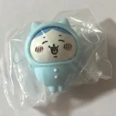 ハチワレ　ちいかわ おきがえパジャママスコット