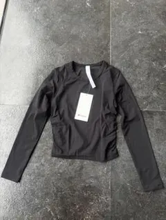 ルルレモン Tシャツ