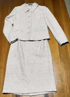 ベージュ ツイード スカートスーツ