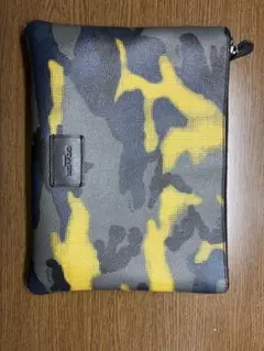 ひ*こ様 コーチ　迷彩柄　クラッチバック