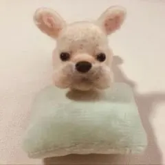 羊毛フェルト フレンチブルドッグ 香箱座り