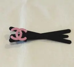 CHANEL ロゴヘアピン ピンク　ノベルティ　ヘアクリップ