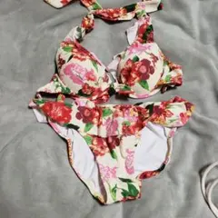 【ジルスチュアート】水着　ビキニ　パレオ付きのサムネイル