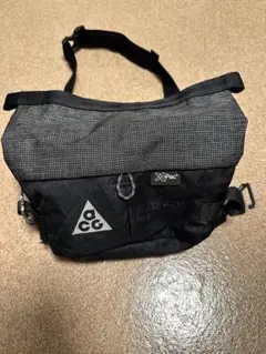 【人気】NIKE ACG アイセン ボディバッグ ウエストバッグ ブラック