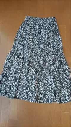 ロペピクニック　花柄ティーアードロングスカート size36中古
