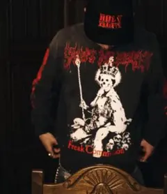 グラフィック長袖カットソー SAINT IS A KISS