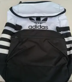 アディダス　リュック　アメリカで購入