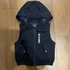 黒フード付きベスト