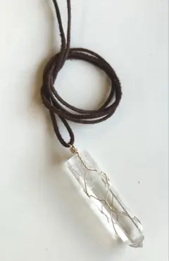 水晶　ペンダント