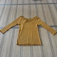マスタード 長袖 Tシャツ レース付きのサムネイル