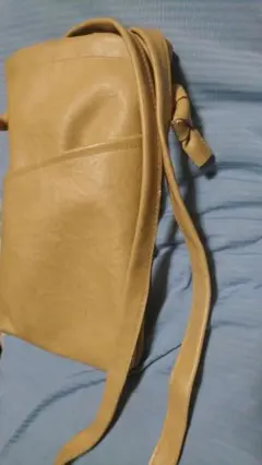 ポシェット サコッシュ ショルダーバッグ ベージュ レザー